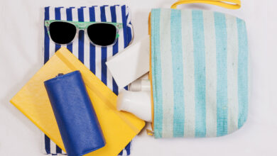O que não pode faltar na sua mala para curtir a praia com estilo